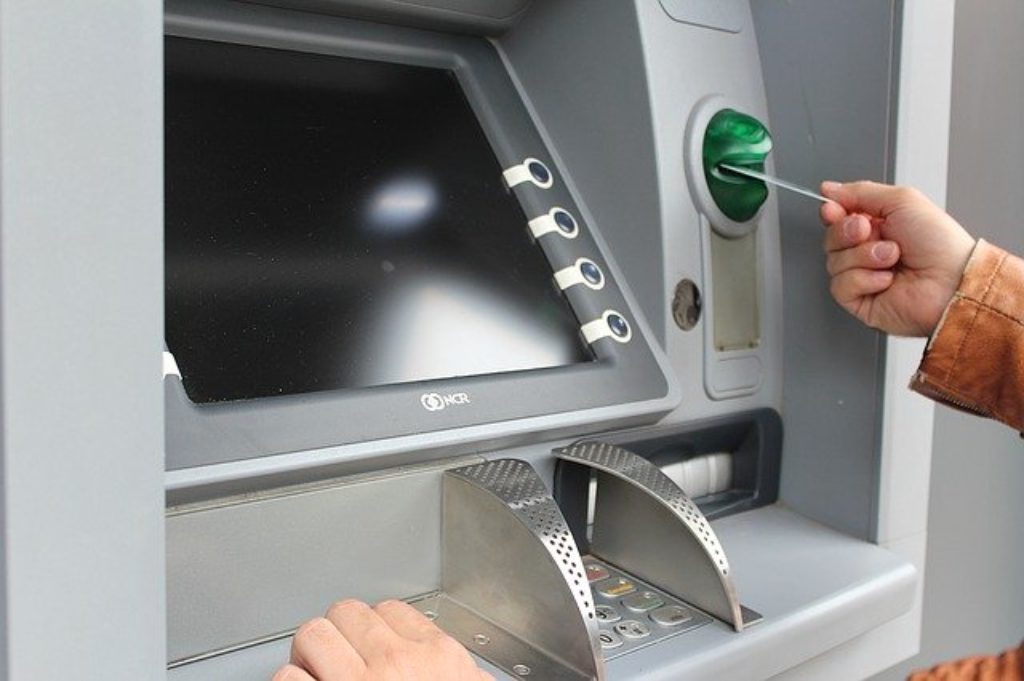 atm-1524870_640 atm machine