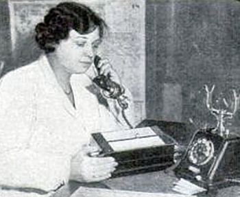 german-inventor-creates-robot robot dials phone