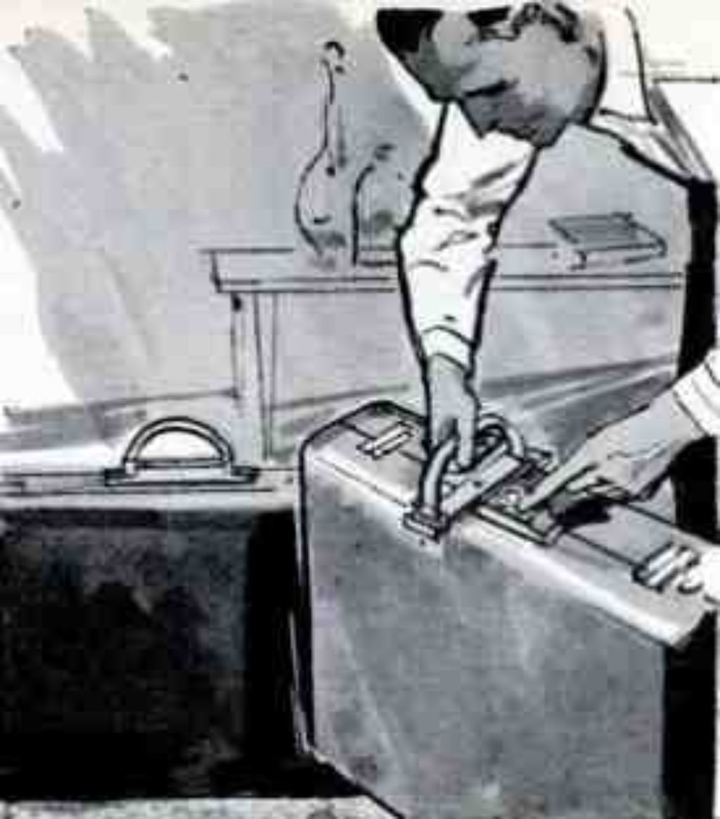 xhandle-scale-weighs-luggage-21540131.jpg.pagespeed.ic.erVx9tyusY handle scale weighs luggage