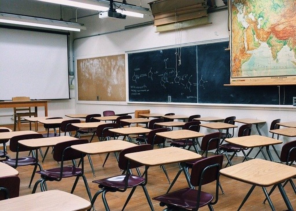 classroom-2093744_640 classroom