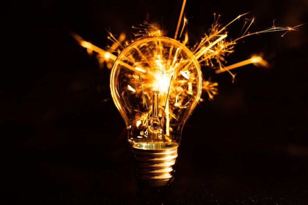 light-bulb-5038501_640 light bulb