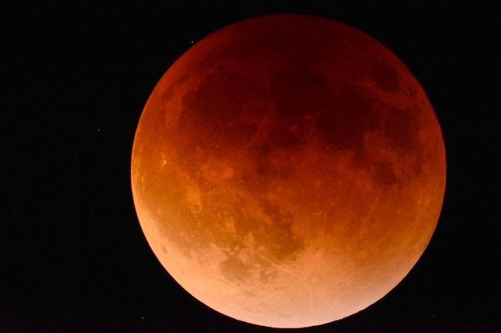 moon-2146596_640 moon