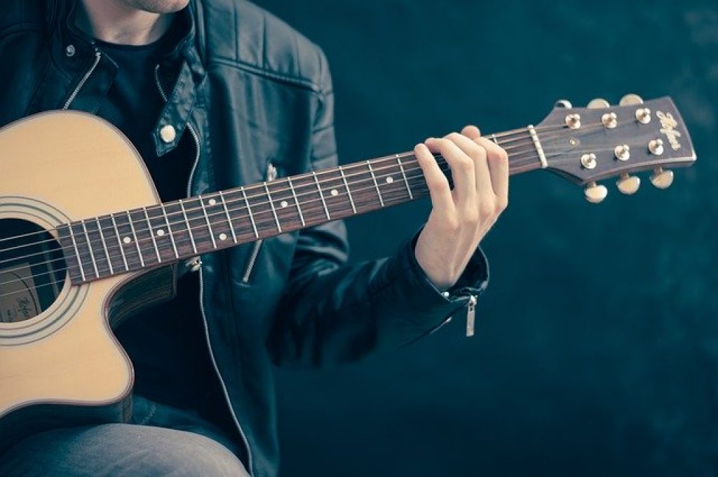 guitar-756326_640 guitar
