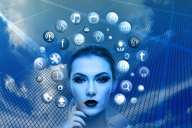 woman-1446557_640 (1) The World Wide Web